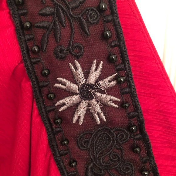 Paper Doll V-Cut Blouse - Picture 2 of 4